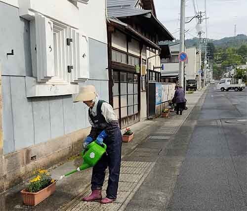 花植え2023514 5.jpg